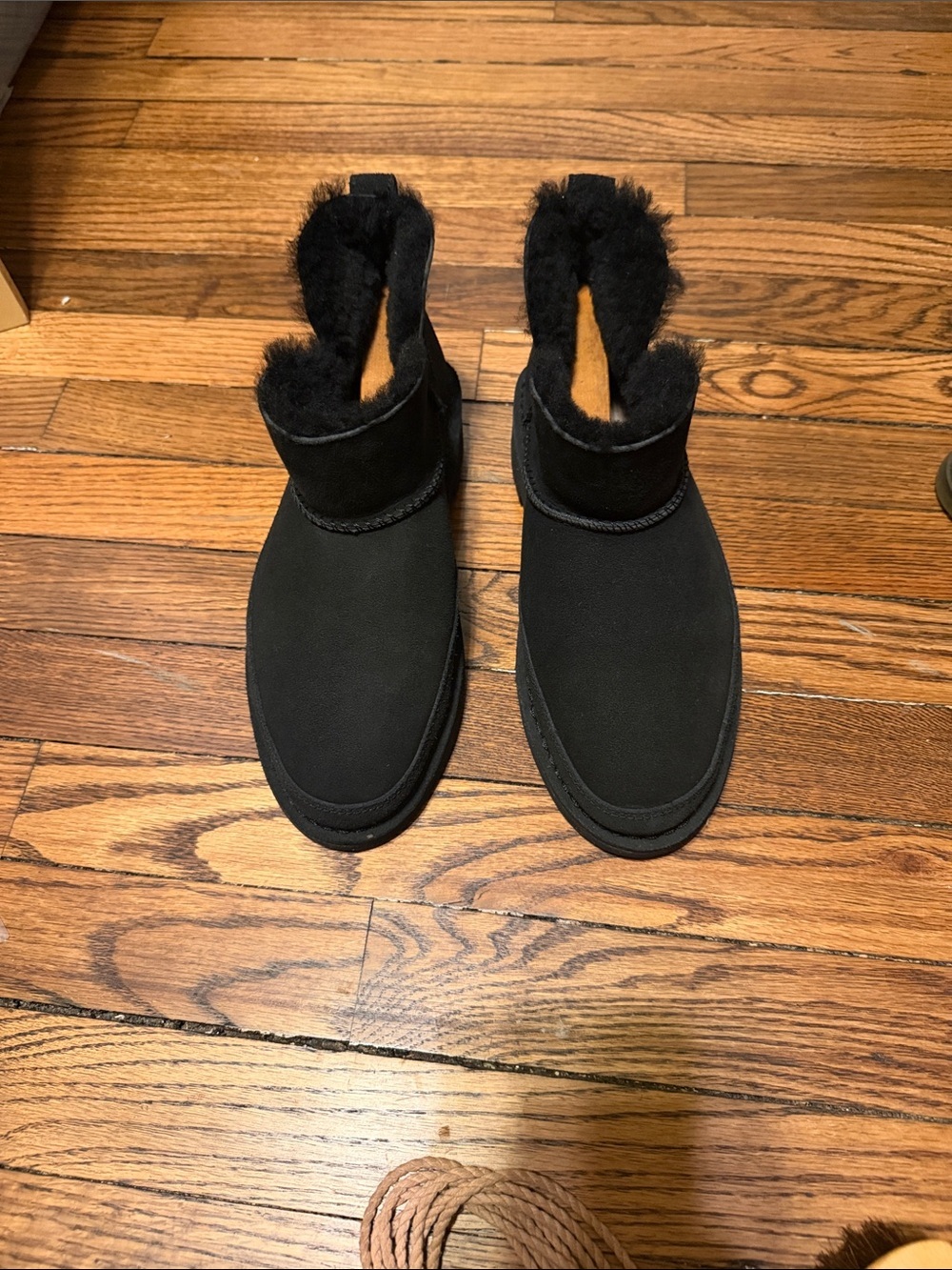 UGG Classic Mini Platform Boots Black Suede Shearling Lined Women’s Size 8.5